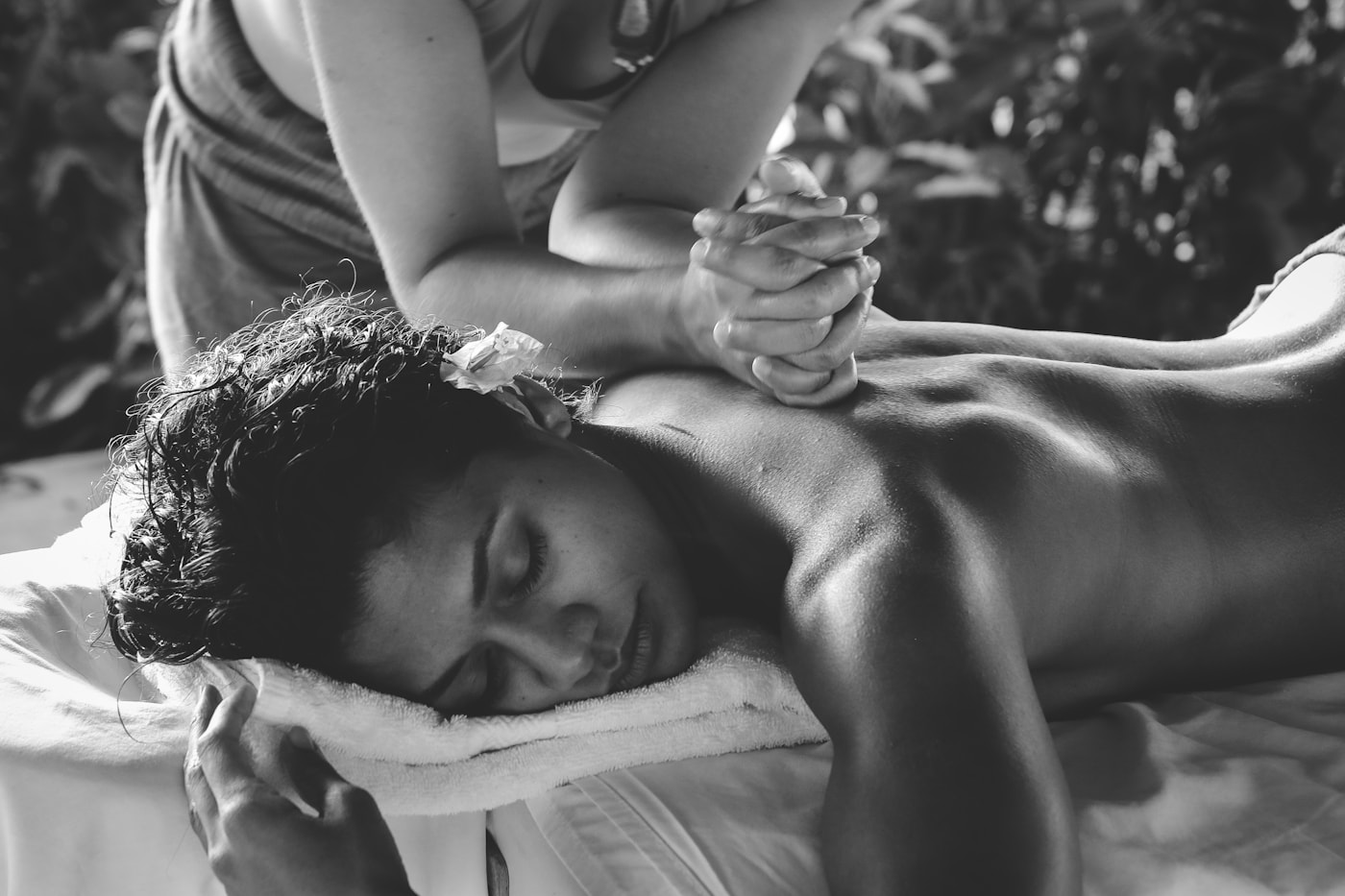 Trị liệu massage thư giãn giữa thiên nhiên