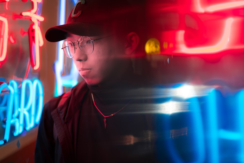 Chiến dịch streetwear neon